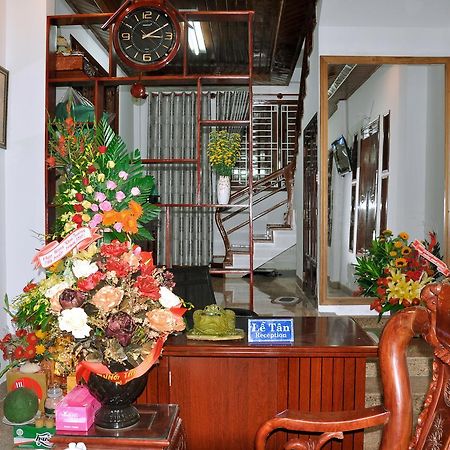 Ngoc Tung Mini Hotel Hue Buitenkant foto