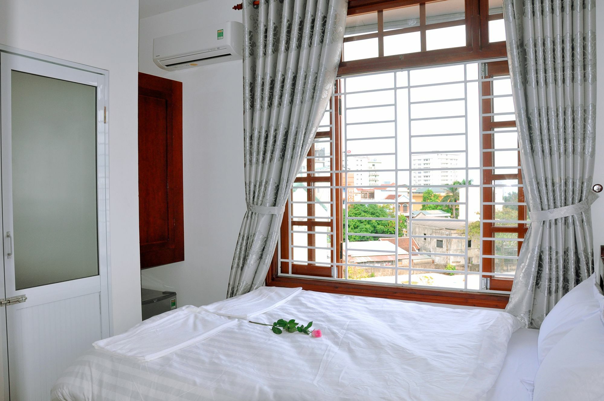 Ngoc Tung Mini Hotel Hue Buitenkant foto